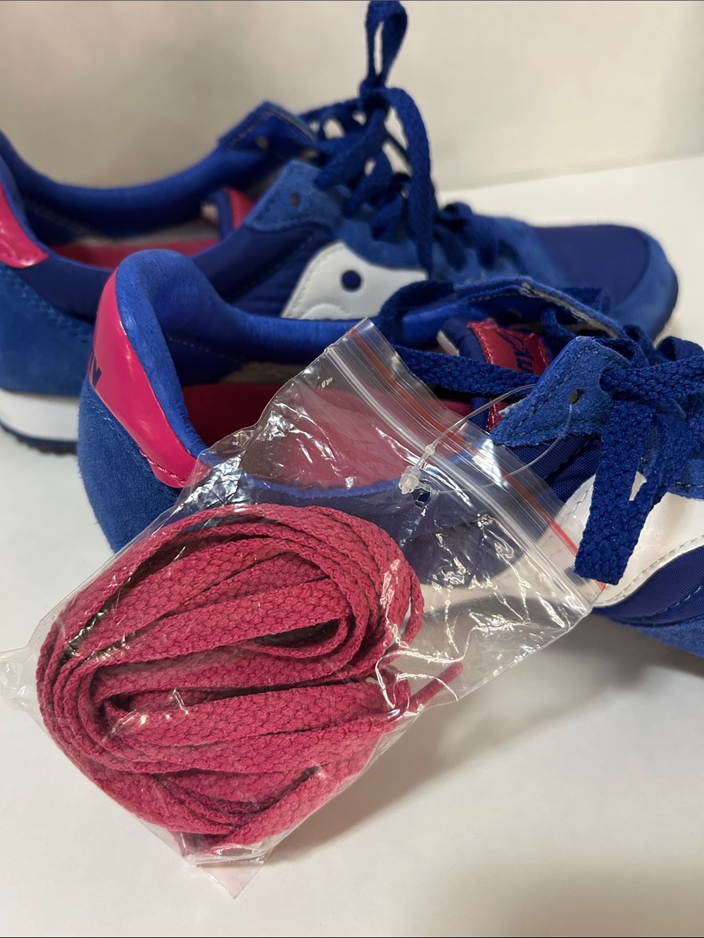 Saucony Blue and White Women's Sneakers with Pink Accents - Picture 10 of 10